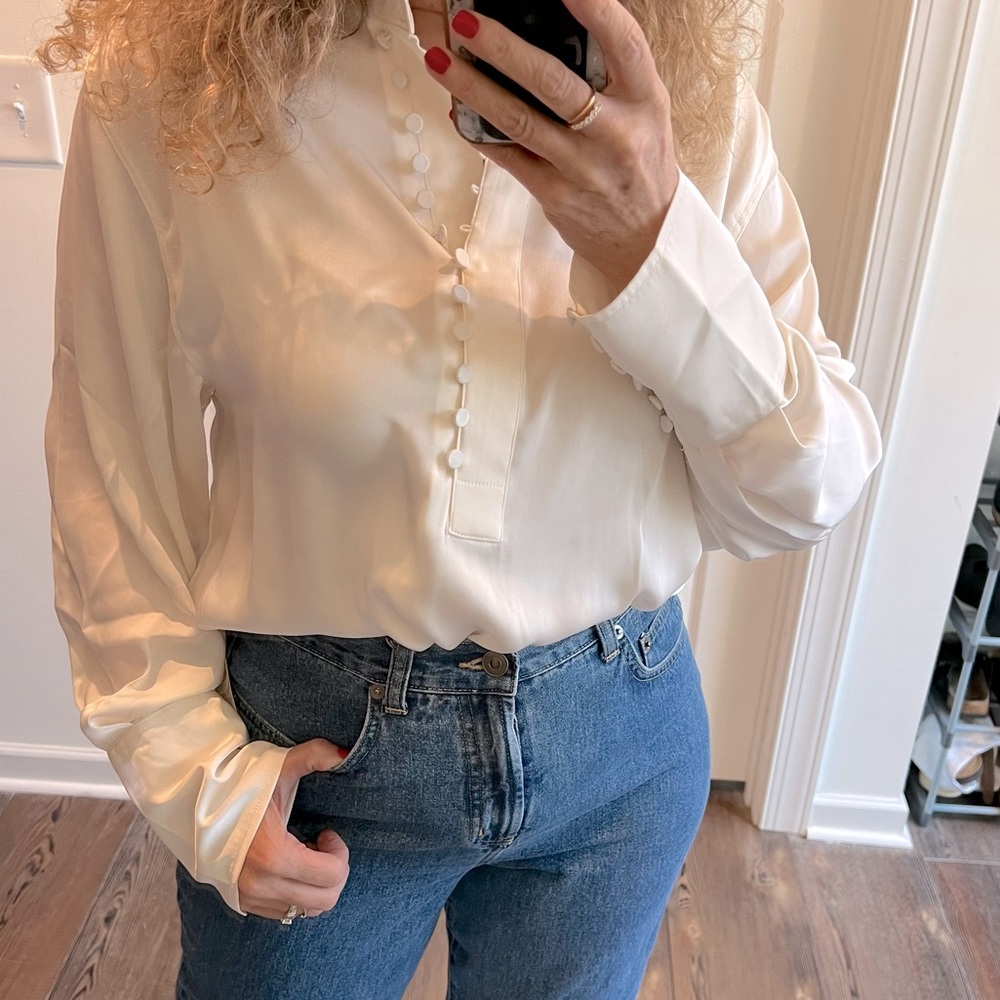 NWT H&M high low billowy cream colored blouse with covered buttons